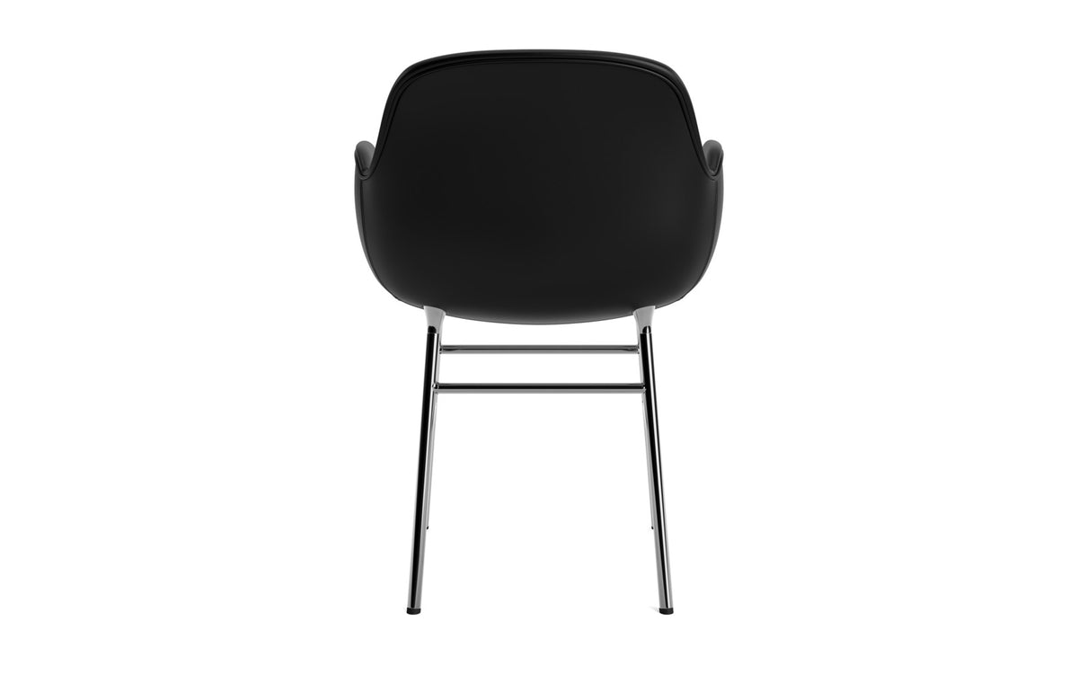 Form Armlehnstuhl gepolstert in Ultra Leder präsentiert im Onlineshop von KAQTU Design AG. Stuhl mit Armlehne ist von Normann Copenhagen