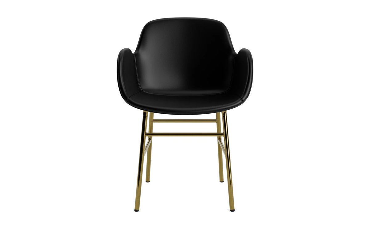 Form Lehnstuhl gepolstert Messing Ultra Leder in Ultra 41599 präsentiert im Onlineshop von KAQTU Design AG. Stuhl mit Armlehne ist von Normann Copenhagen