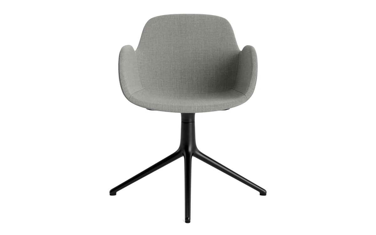 Form Drehstuhl 4L gepolstert schwarzes Aluminium Remix in Remix 133 präsentiert im Onlineshop von KAQTU Design AG. Bürostuhl ist von Normann Copenhagen