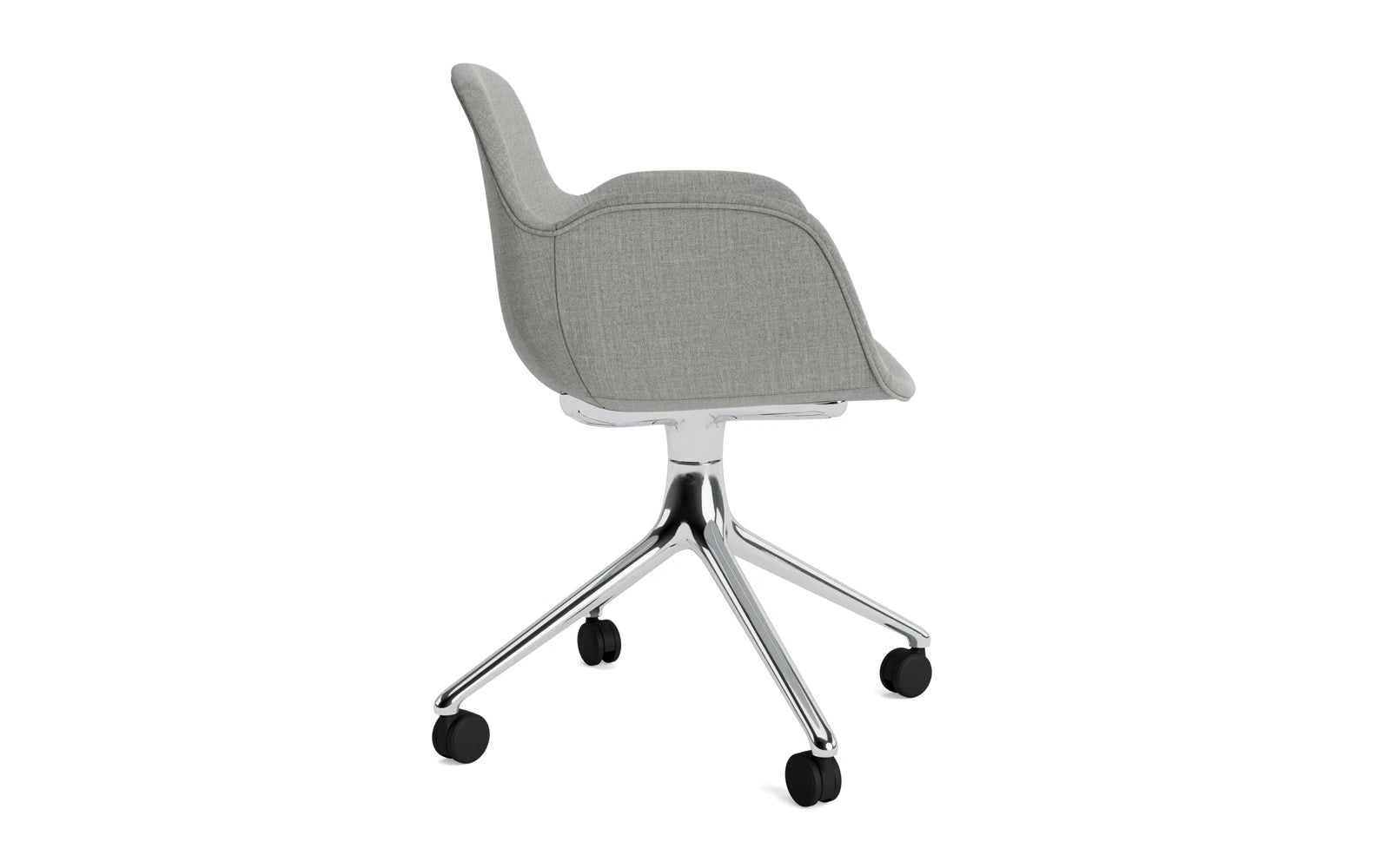 Entdecken Sie den Form Drehsessel 4W von Normann Copenhagen – ein stilvolles Designhighlight mit hochwertigem Vollpolster und vielseitigen Anpassungsoptionen.