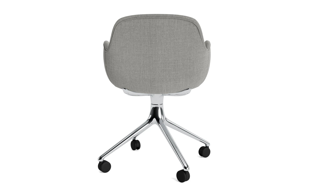 Form Drehstuhl 4W Vollpolster Aluminium/Remix in Remix 133 präsentiert im Onlineshop von KAQTU Design AG. Bürostuhl ist von Normann Copenhagen