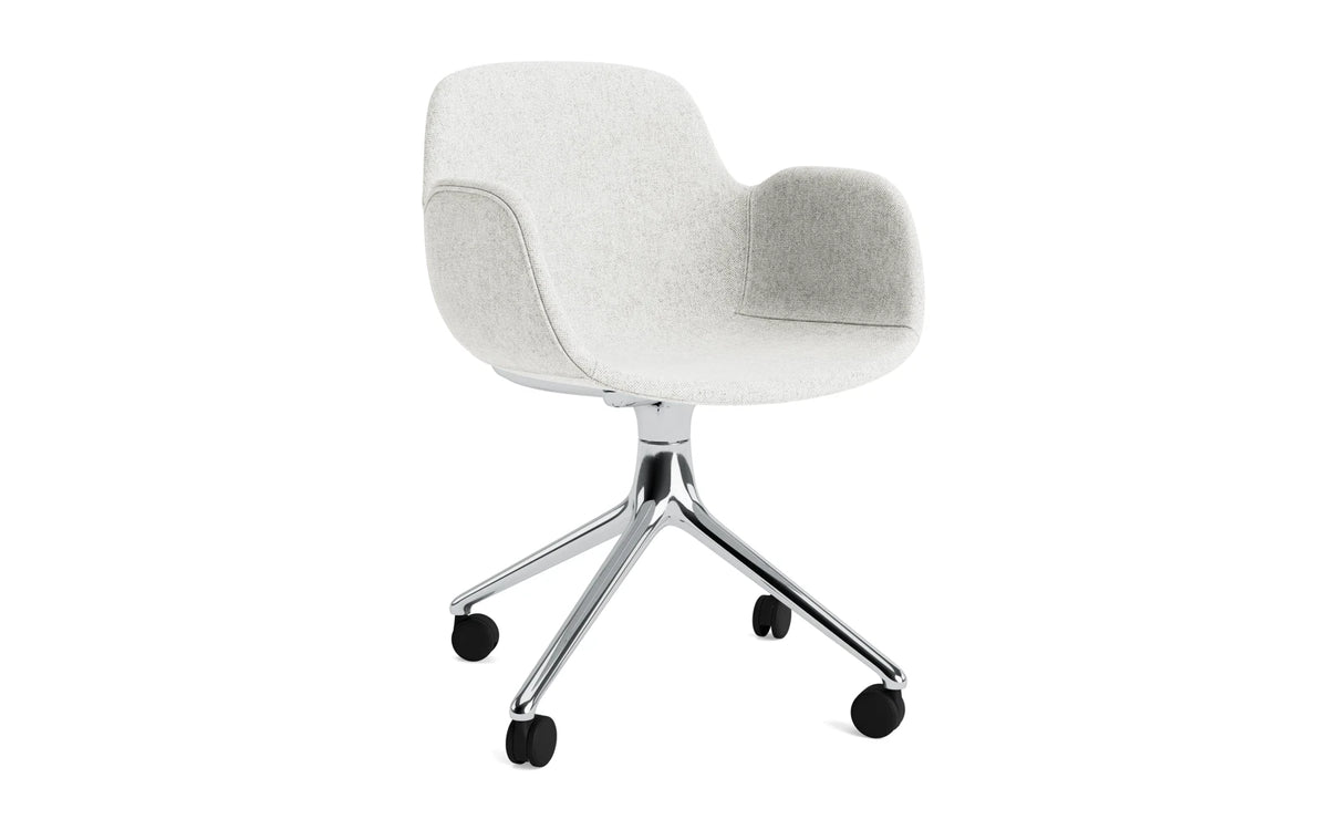 Form Drehstuhl 4W Vollpolster Aluminium/Hallingdal in Hallingdal 110 präsentiert im Onlineshop von KAQTU Design AG. Bürostuhl ist von Normann Copenhagen