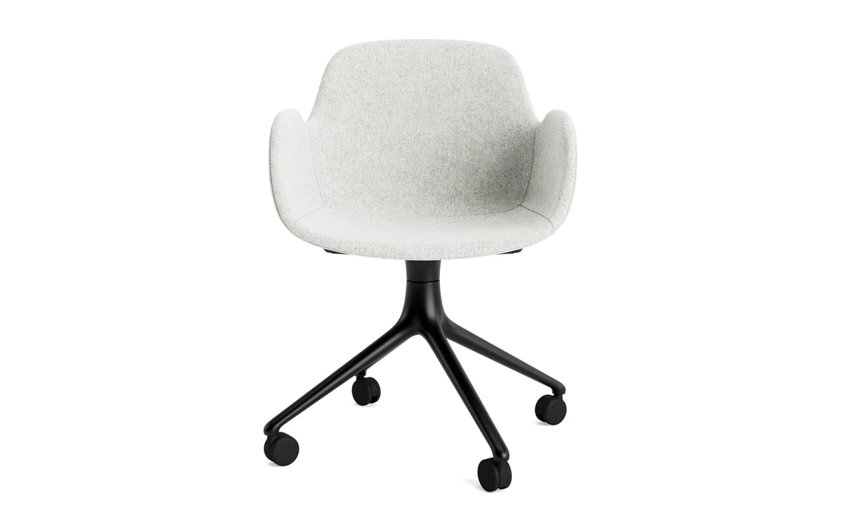 Form Drehstuhl 4W Vollpolster schwarzes Aluminium/Hallingdal in Hallingdal 110 präsentiert im Onlineshop von KAQTU Design AG. Bürostuhl ist von Normann Copenhagen