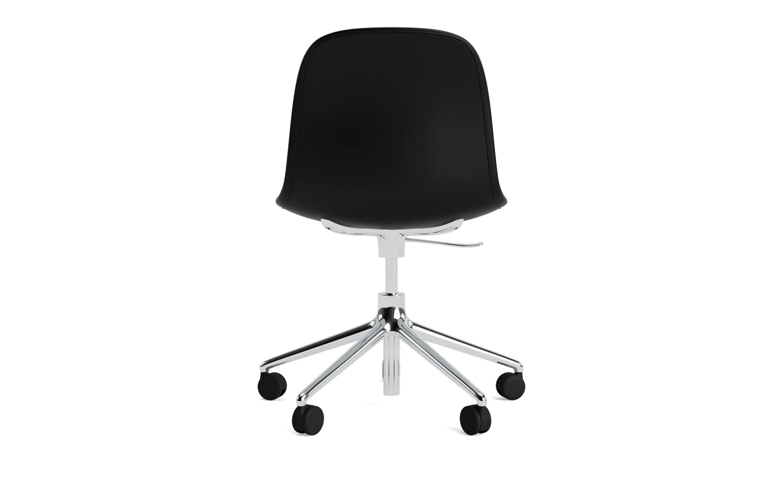 Erleben Sie den Form Drehsessel von Normann Copenhagen – ein elegantes, vollpolstertes Möbelstück mit 5 Rollen, das Komfort und individuelle Gestaltungsmöglichkeiten vereint.