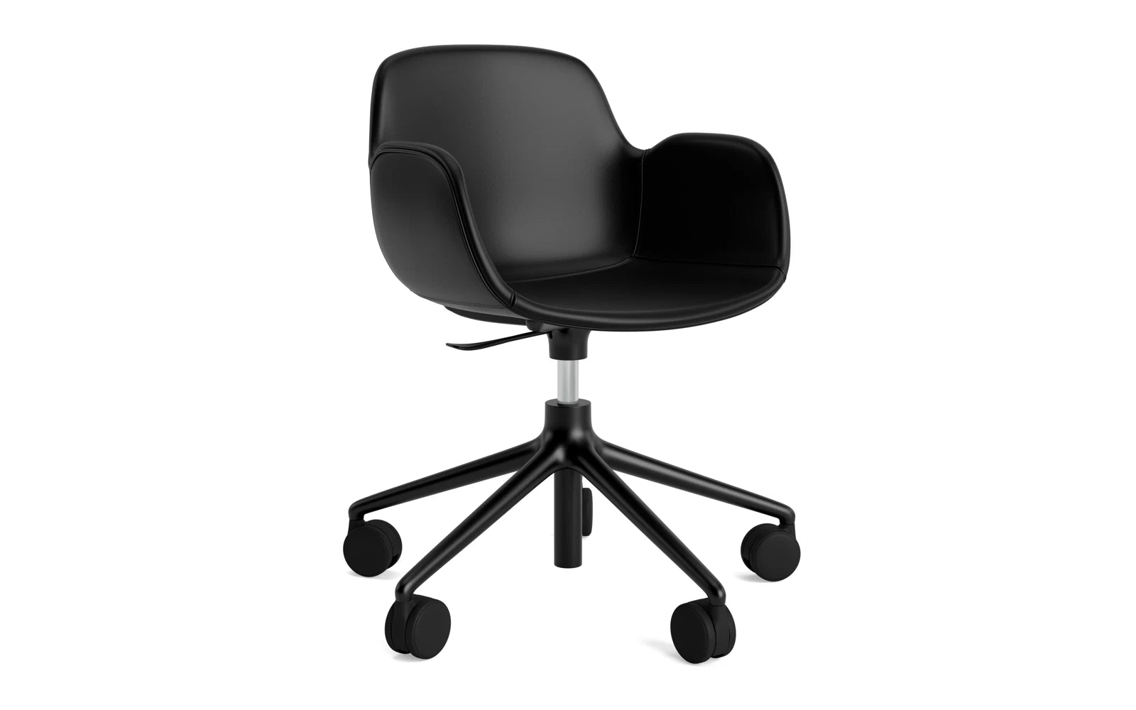 Form Drehsessel mit Rollen gepolstert schwarze aluminium Ultra Leder in Ultra 41599 präsentiert im Onlineshop von KAQTU Design AG. Sessel ist von Normann Copenhagen