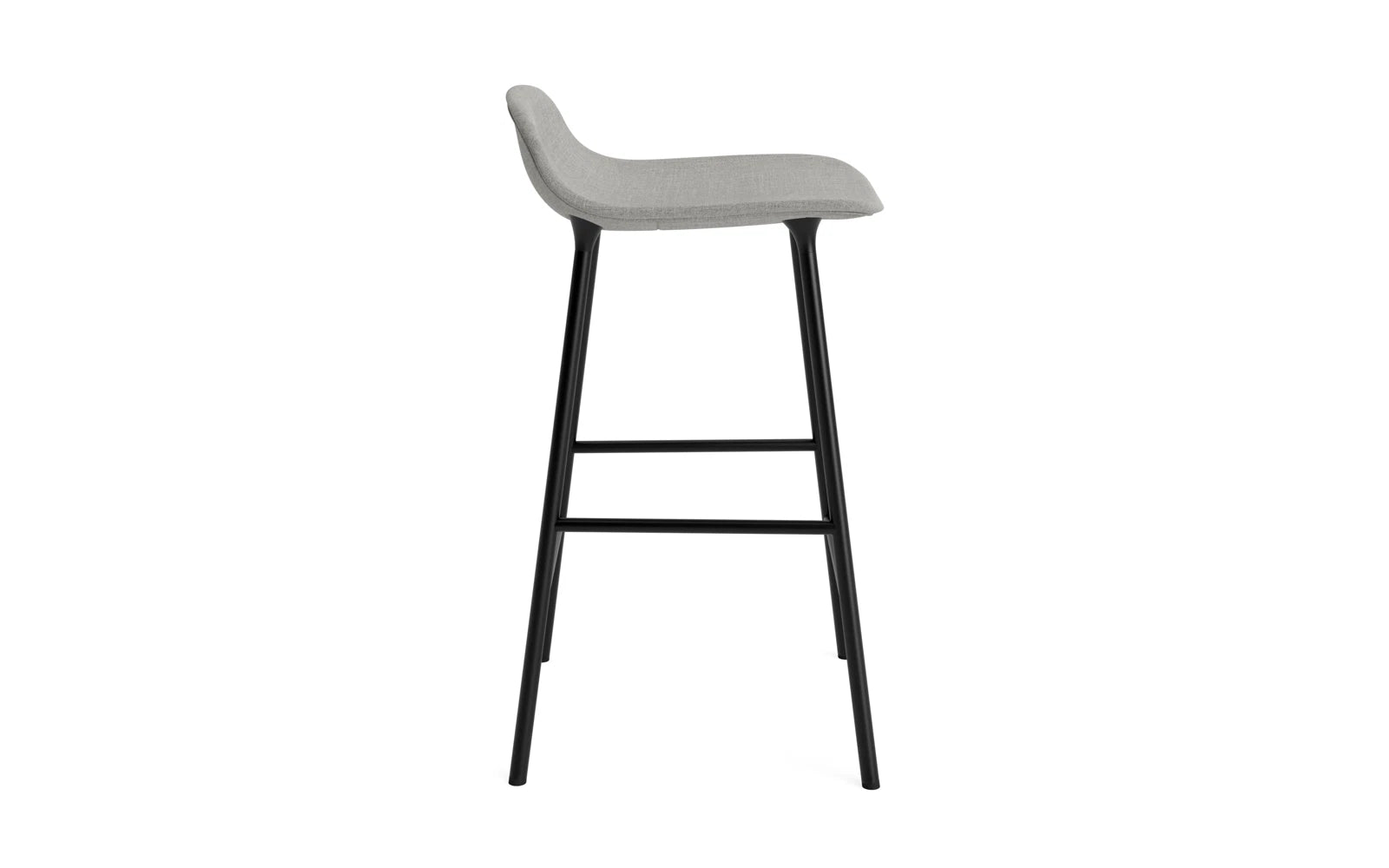 Entdecken Sie den stilvollen Form Barstuhl 65 cm von Normann Copenhagen – gepolstert, robust und ideal für moderne Wohnräume.