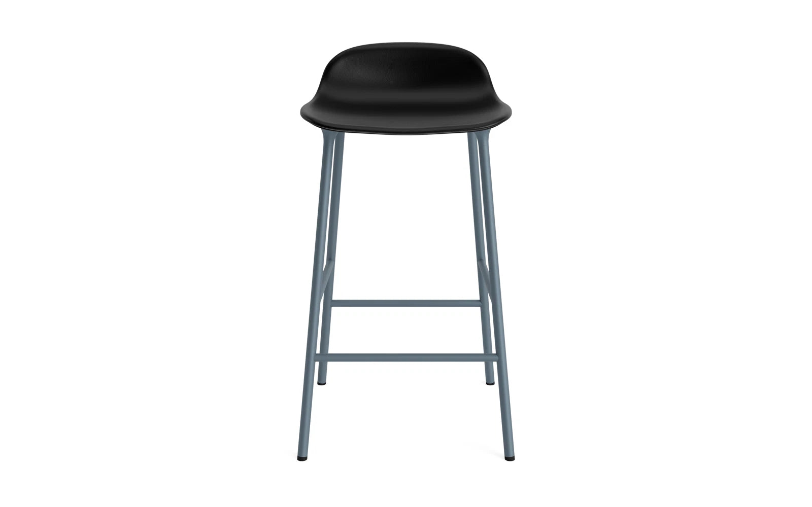 Erleben Sie den Form Barstuhl 65 cm in edlem Blau von Normann Copenhagen. Gepolstert für höchsten Komfort, vereint er modernes Design mit Funktionalität.