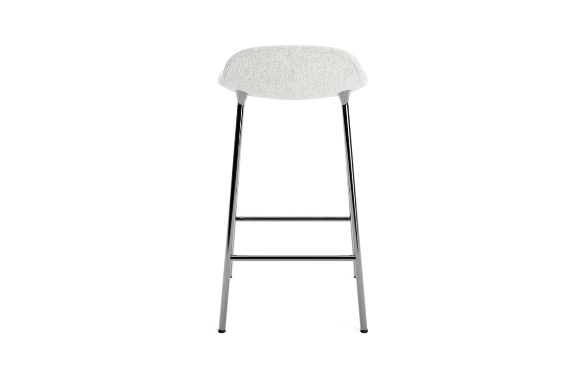 Form Barstuhl 65 cm gepolstert Chrom Hallingdal in Hallingdal 110 präsentiert im Onlineshop von KAQTU Design AG. Barstuhl ist von Normann Copenhagen