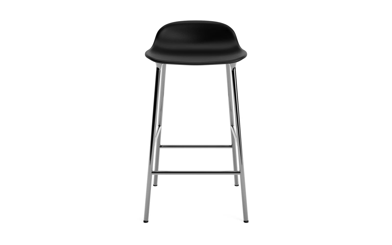 Erleben Sie den Form Barstuhl 65 cm gepolstert von Normann Copenhagen – ein eleganter Barstuhl, der Komfort und modernes Design harmonisch verbindet.