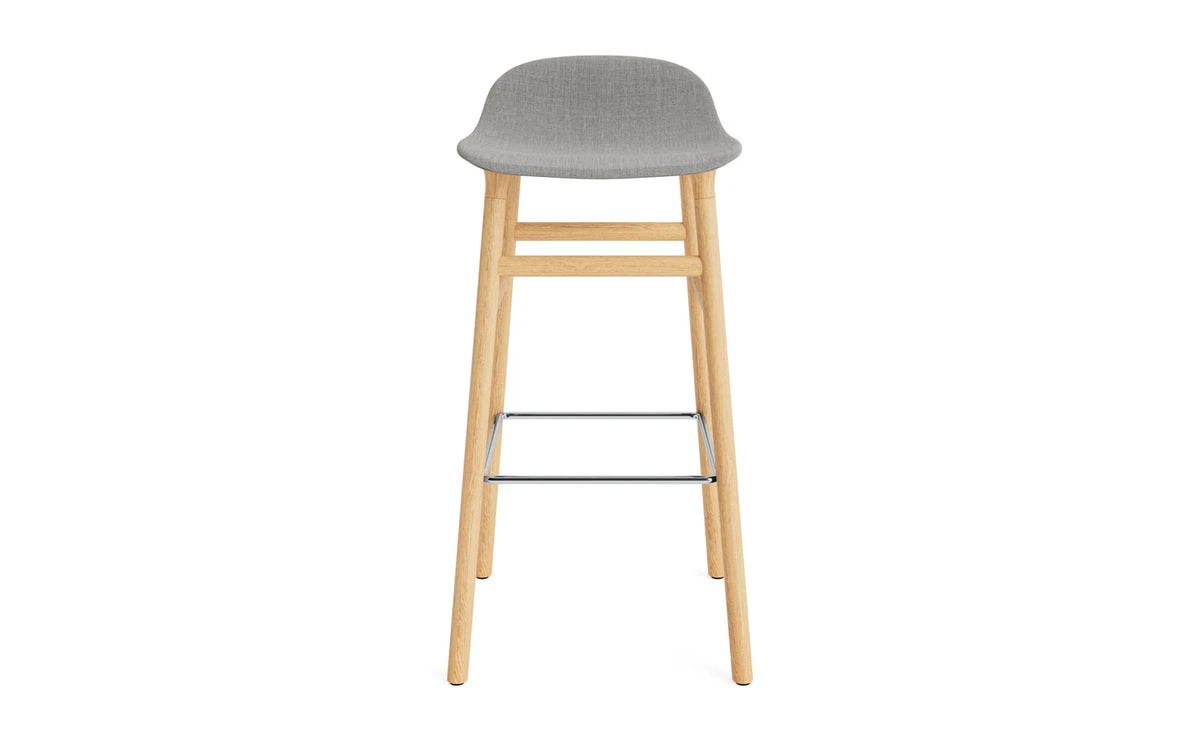 Form Barstuhl 75 cm gepolstert Eiche Remix in Remix 133 präsentiert im Onlineshop von KAQTU Design AG. Barstuhl ist von Normann Copenhagen