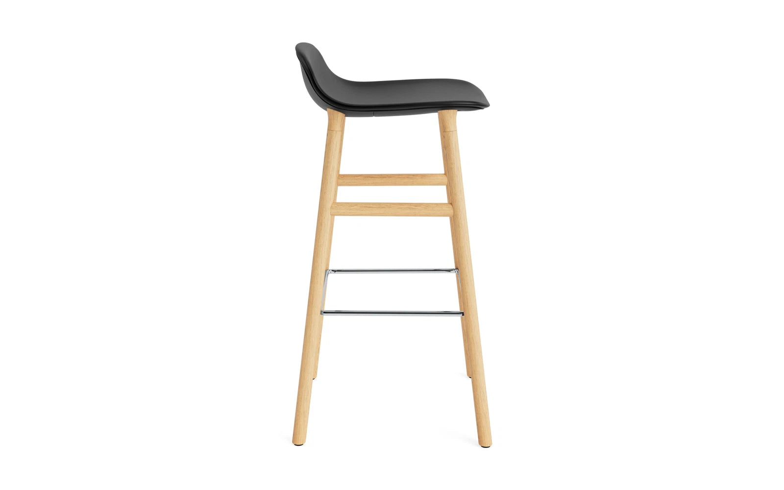 Stylischer Form Barstuhl von Normann Copenhagen, 75 cm hoch, mit weichem Remix-Stoff und robuster Stahlbasis – perfekt für zeitgemäße Einrichtung.
