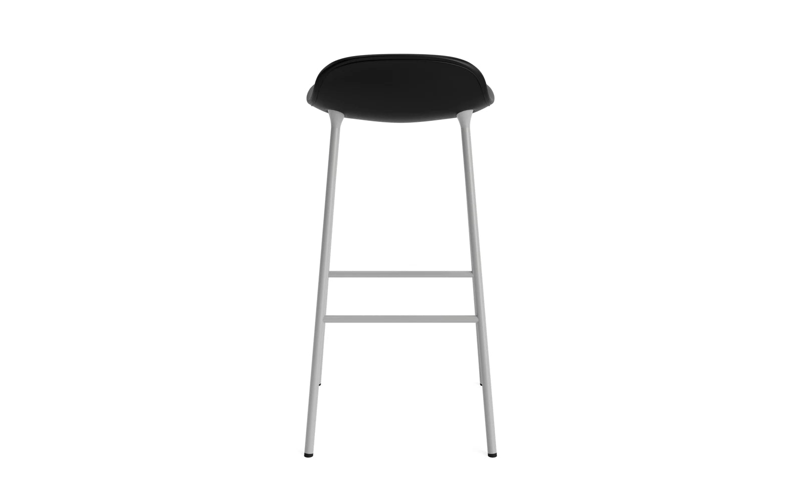 Erleben Sie den Form Barstuhl 75 cm von Normann Copenhagen – gepolstert, robust und perfekt für stilvolle Küchen und Bars.
