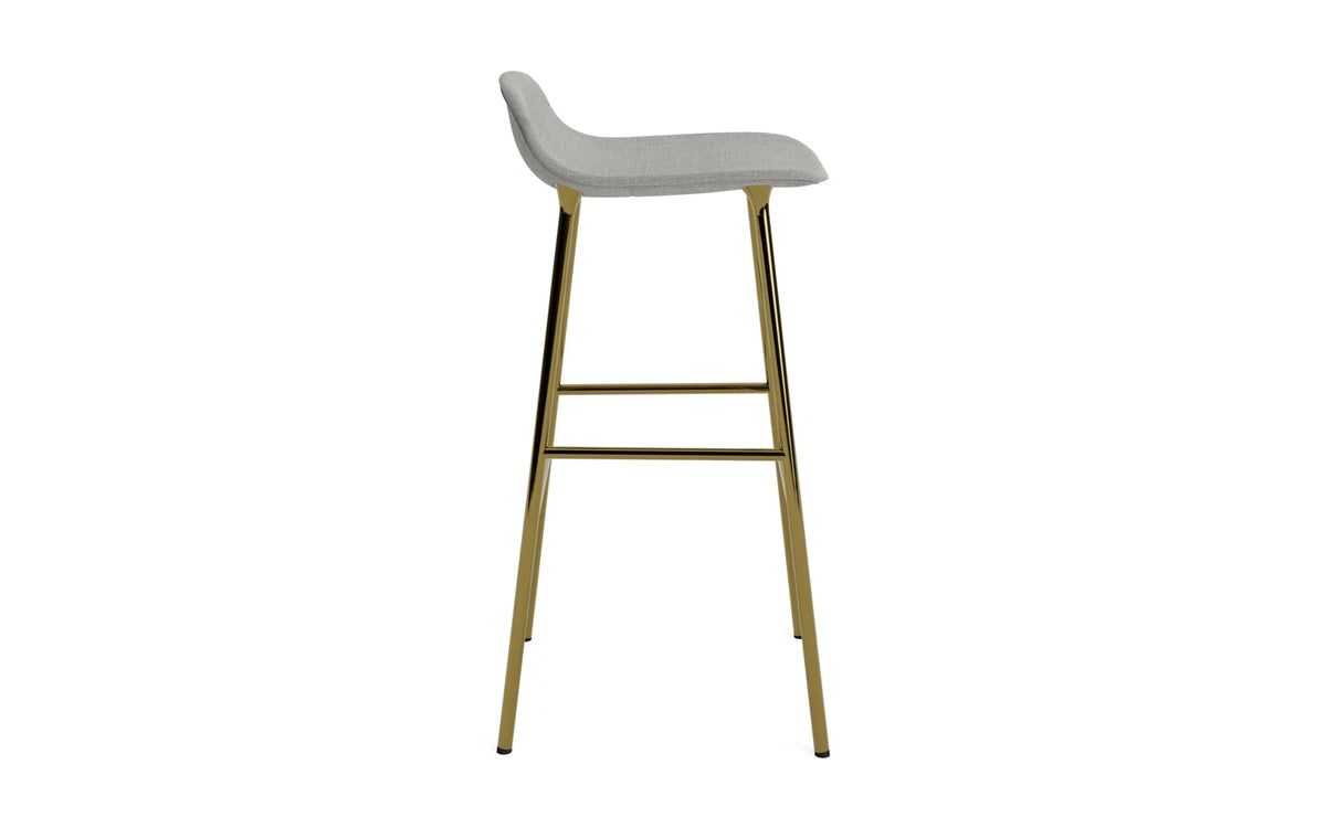 Form Barstuhl 75 cm gepolstert Messing Remix in Remix 133 präsentiert im Onlineshop von KAQTU Design AG. Barstuhl ist von Normann Copenhagen