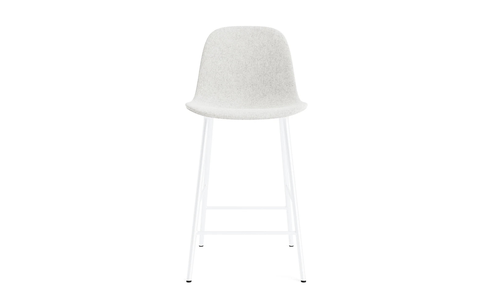 Entdecken Sie den stilvollen Form Barstuhl 65 cm gepolstert in elegantem Weiß und hochwertigem Hallingdal-Stoff von Normann Copenhagen – ideal für modernes Wohnen.