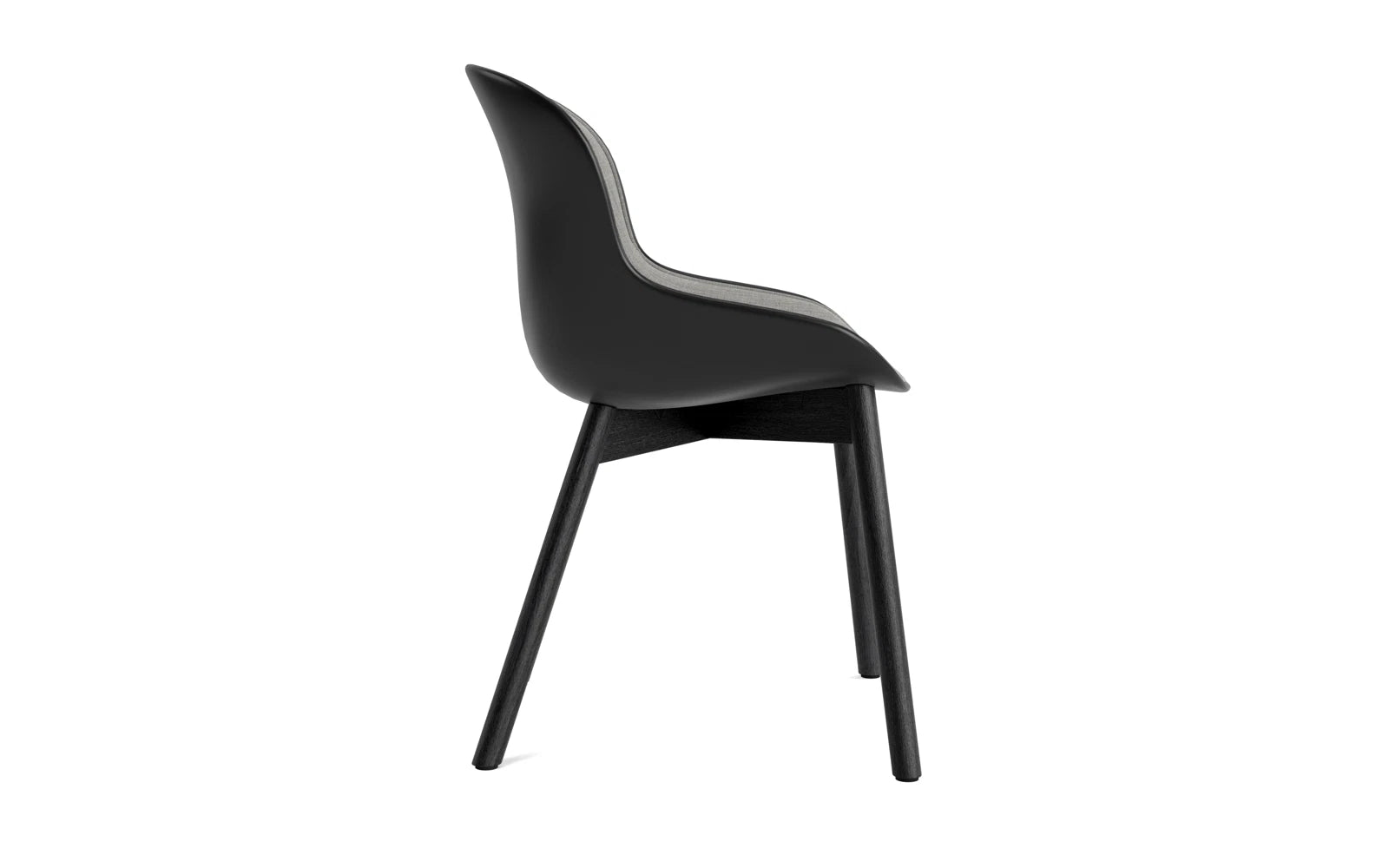 Entdecken Sie den Hyg Stuhl von Normann Copenhagen: Schwarze Eiche trifft auf elegantes Remix-Polster für höchsten Sitzkomfort und skandinavisches Design.
