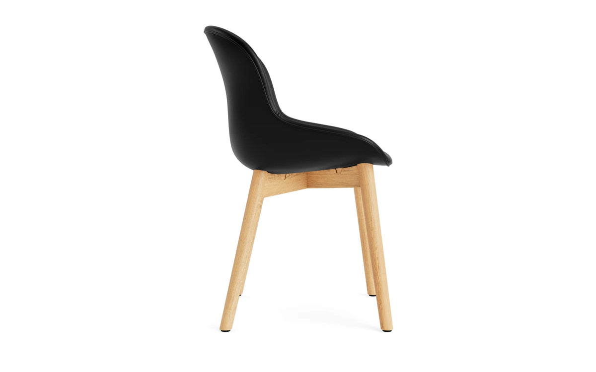 Hyg Stuhl vollpolster Eiche Ultra Leder in Ultra 41599 präsentiert im Onlineshop von KAQTU Design AG. Stuhl ist von Normann Copenhagen