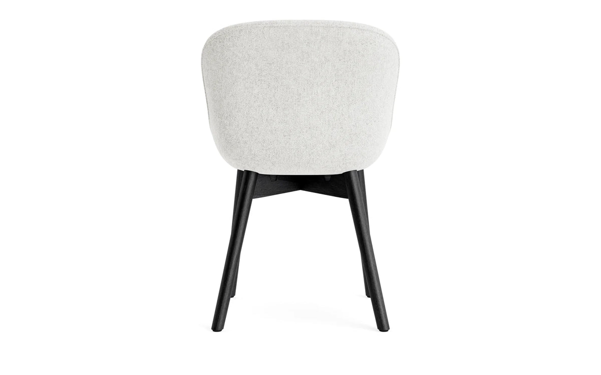 Hyg Stuhl vollpolster schwarze Eiche Hallingdal in Hallingdal 110 präsentiert im Onlineshop von KAQTU Design AG. Stuhl ist von Normann Copenhagen