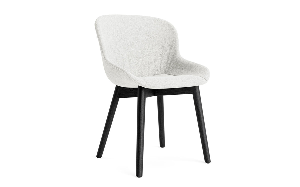 Hyg Comfort Stuhl Vollpolster Schwartz Eiche Hallingdal in Hallingdal 110 präsentiert im Onlineshop von KAQTU Design AG. Stuhl ist von Normann Copenhagen