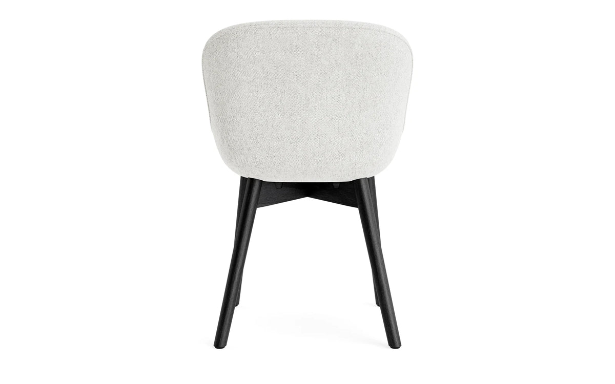 Hyg Comfort Stuhl Vollpolster Schwartz Eiche Hallingdal in Hallingdal 110 präsentiert im Onlineshop von KAQTU Design AG. Stuhl ist von Normann Copenhagen