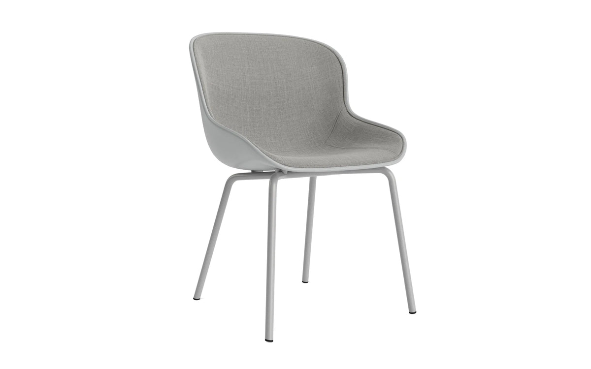 Hyg Stuhl Frontpolster Grau/Remix in Remix 133 präsentiert im Onlineshop von KAQTU Design AG. Schalenstuhl ist von Normann Copenhagen