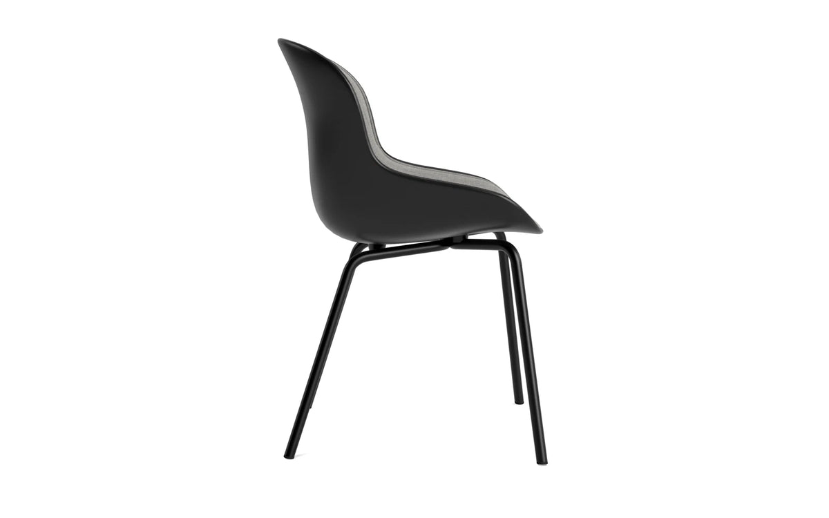 Hyg Stuhl Frontpolster Schwartz/Remix in Remix 133 präsentiert im Onlineshop von KAQTU Design AG. Schalenstuhl ist von Normann Copenhagen