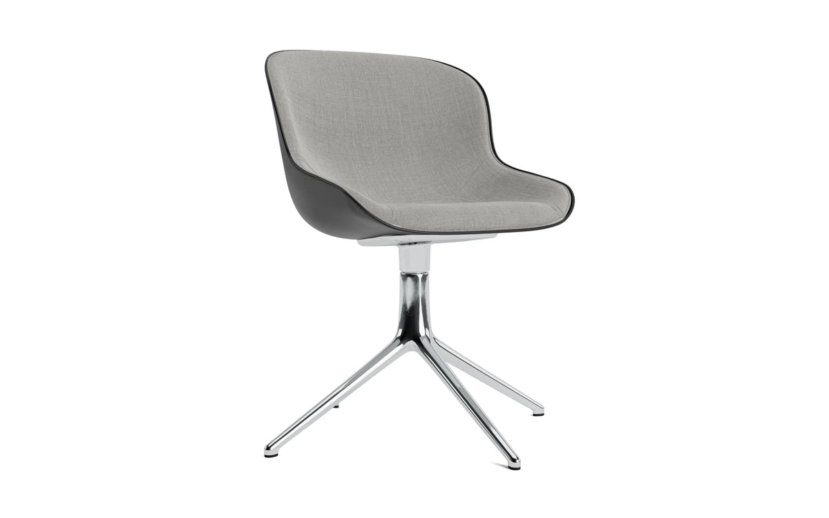 Hyg Drehstuhl 4B gepolstert Alu Schwartz /Remix in Remix 133 präsentiert im Onlineshop von KAQTU Design AG. Dreh-Schalenstuhl ist von Normann Copenhagen