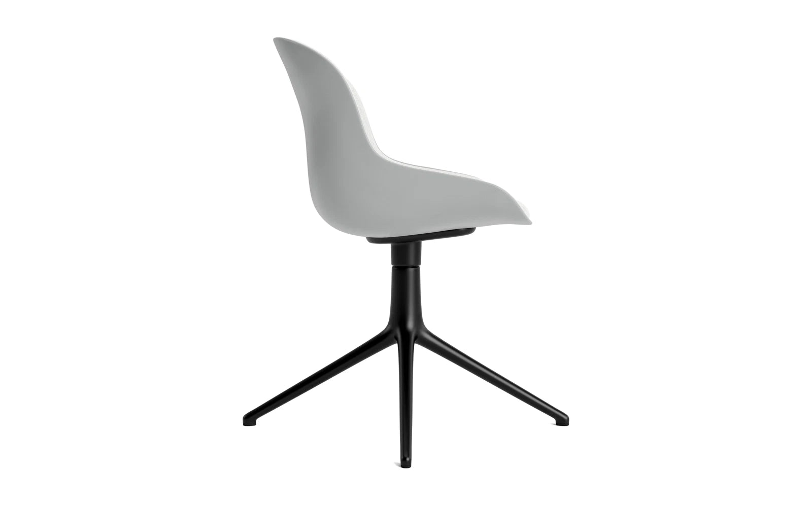 Erleben Sie den Hyg Drehstuhl 4B von Normann Copenhagen – ein stilvoller, gepolsterter Stuhl in Schwartz Alu Grau/Hallingdal, der Gemütlichkeit und modernes Design vereint.