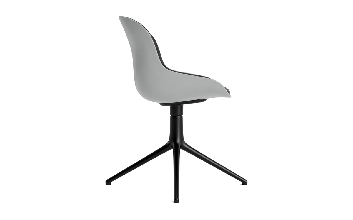 Hyg Drehstuhl 4B gepolstert Schwartz Alu Grau/Ultra in Ultra 41599 präsentiert im Onlineshop von KAQTU Design AG. Drehstuhl ist von Normann Copenhagen