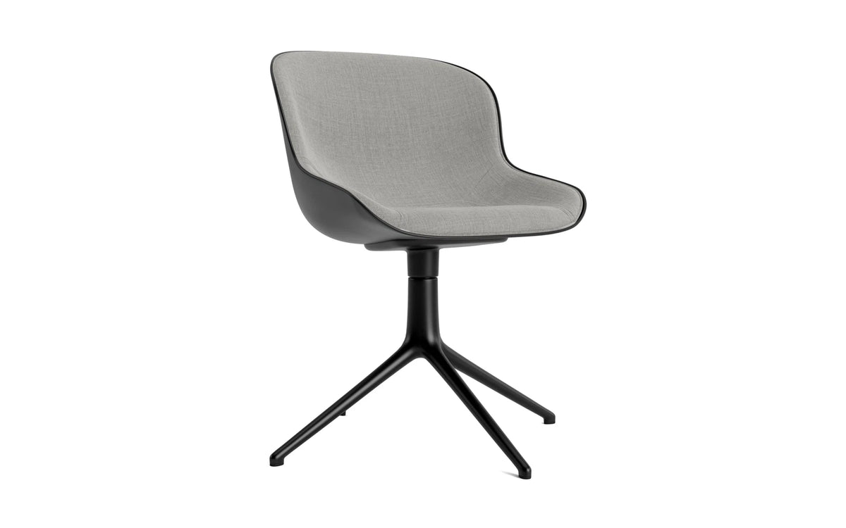 Hyg Drehstuhl gepolstert Schwartz/Remix in Remix 133 präsentiert im Onlineshop von KAQTU Design AG. Dreh-Schalenstuhl ist von Normann Copenhagen