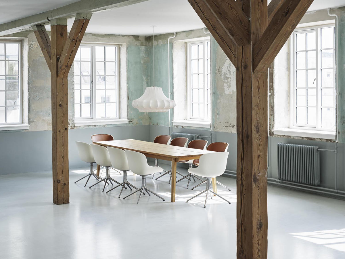 Hyg Drehstuhl 4B gepolstert Schwartz Alu Sand/Remix in Remix 133 präsentiert im Onlineshop von KAQTU Design AG. Drehstuhl ist von Normann Copenhagen