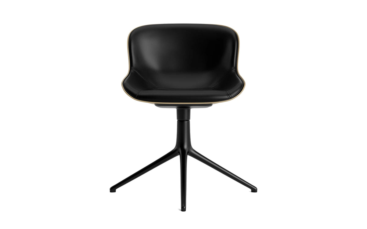 Hyg Drehstuhl 4B gepolstert Schwartz Alu Sand/Ultra in Ultra 41599 präsentiert im Onlineshop von KAQTU Design AG. Drehstuhl ist von Normann Copenhagen