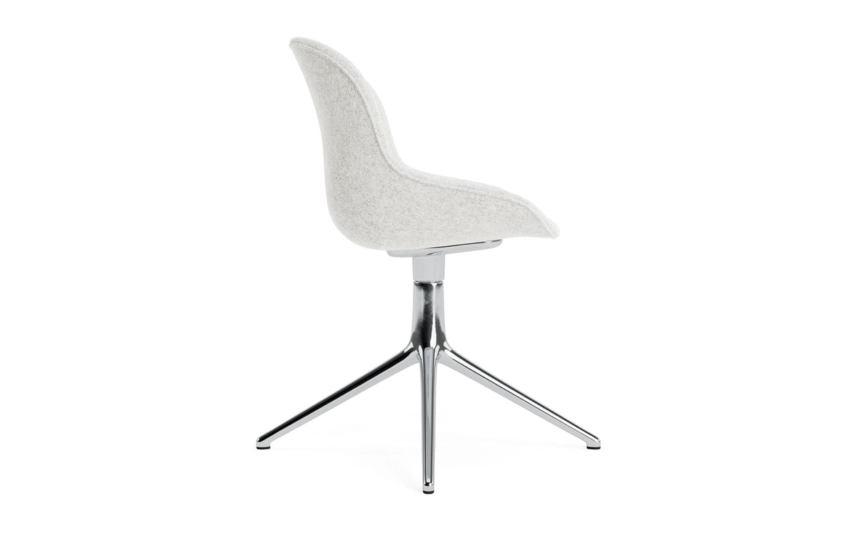Hyg Drehstuhl gepolstert 4B aluminium Hallingdal in Hallingdal 110 präsentiert im Onlineshop von KAQTU Design AG. Drehstuhl ist von Normann Copenhagen