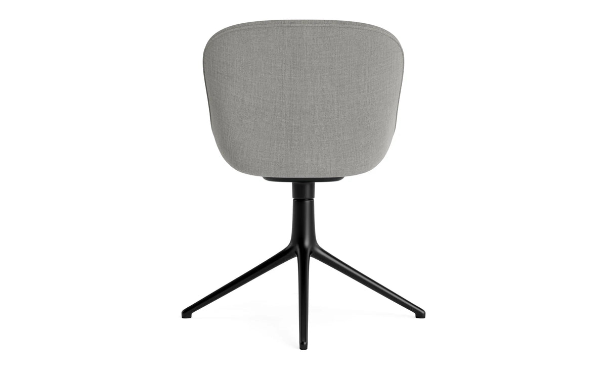 Hyg Drehstuhl gepolstert 4B schwarz aluminium Remix in Remix 133 präsentiert im Onlineshop von KAQTU Design AG. Drehstuhl ist von Normann Copenhagen