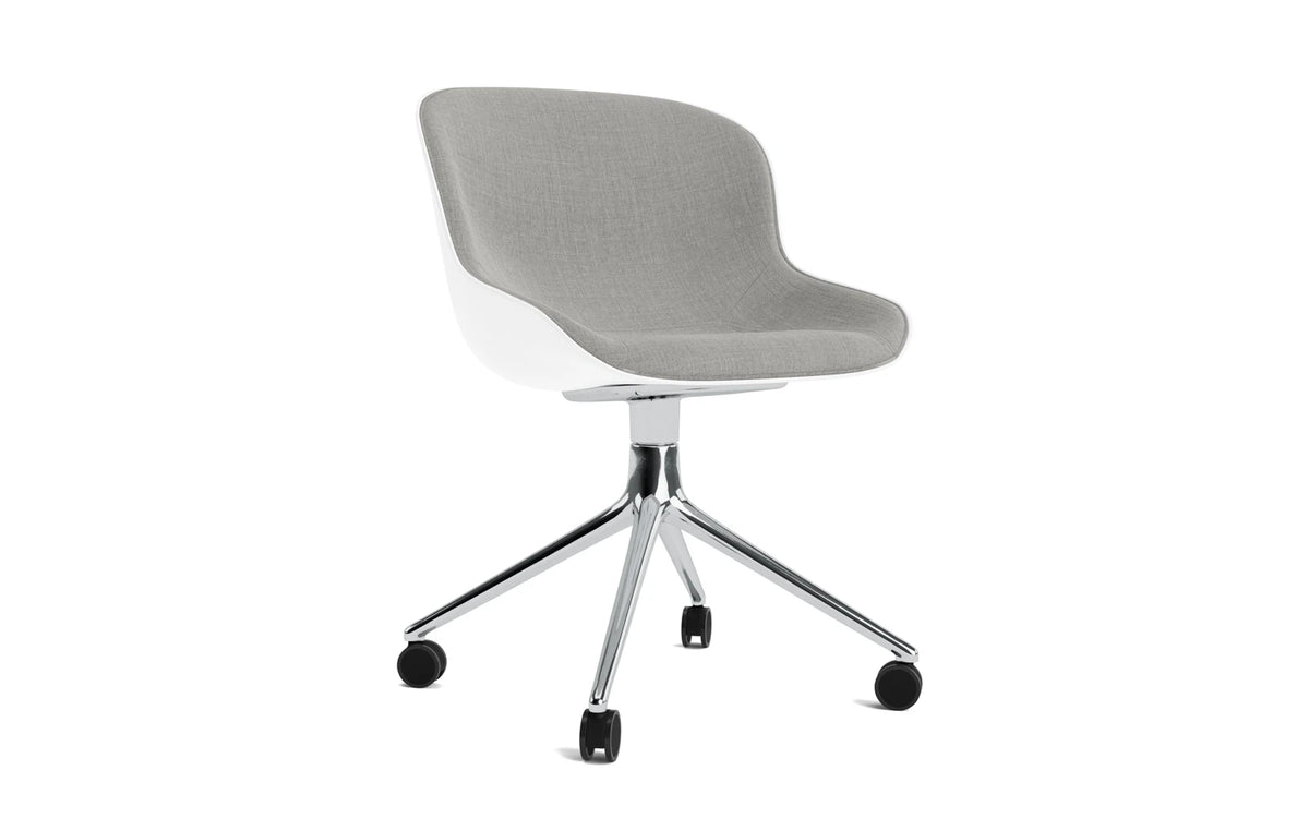 Hyg Drehstuhl 4W Aluminium Weiss/Remix in Remix 133 präsentiert im Onlineshop von KAQTU Design AG. Drehstuhl ist von Normann Copenhagen