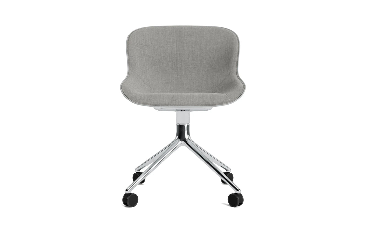 Hyg Drehstuhl 4W Frontpolster Aluminium Grau/Remix in Remix 133 präsentiert im Onlineshop von KAQTU Design AG. Drehstuhl ist von Normann Copenhagen