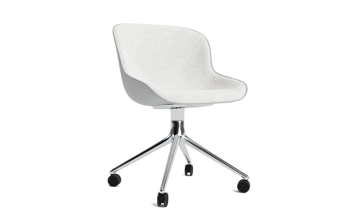 Hyg Drehstuhl 4W Frontpolster Aluminium Grau/Hallingdal in Hallingdal 110 präsentiert im Onlineshop von KAQTU Design AG. Drehstuhl ist von Normann Copenhagen