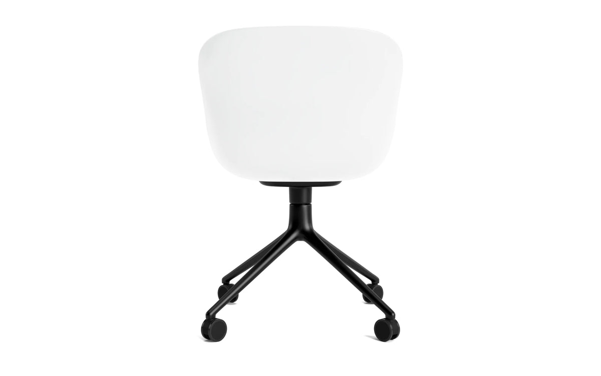 Hyg Drehstuhl 4W Frontpolster Schwartz Alu Weiss/Remix in Remix 133 präsentiert im Onlineshop von KAQTU Design AG. Drehstuhl ist von Normann Copenhagen
