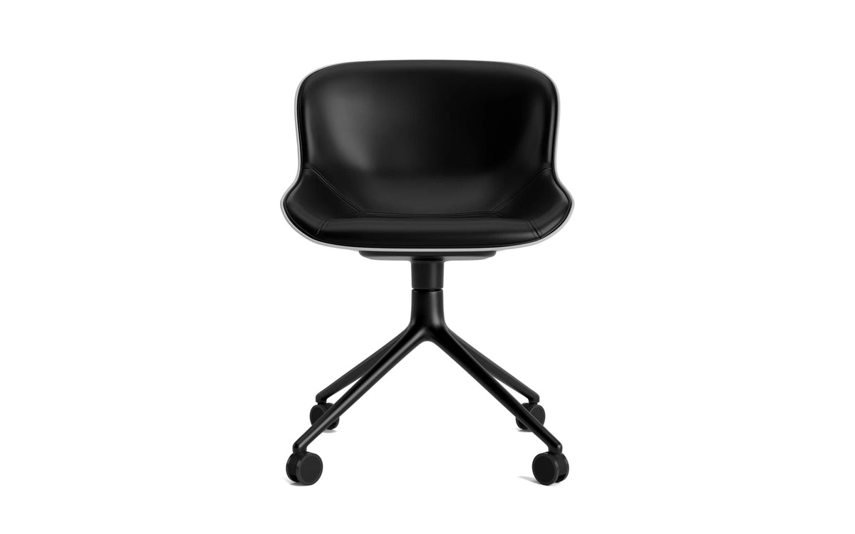 Hyg Drehstuhl 4W Frontpolster Schwartz Alu Grau/Ultra in Ultra 41599 präsentiert im Onlineshop von KAQTU Design AG. Drehstuhl ist von Normann Copenhagen