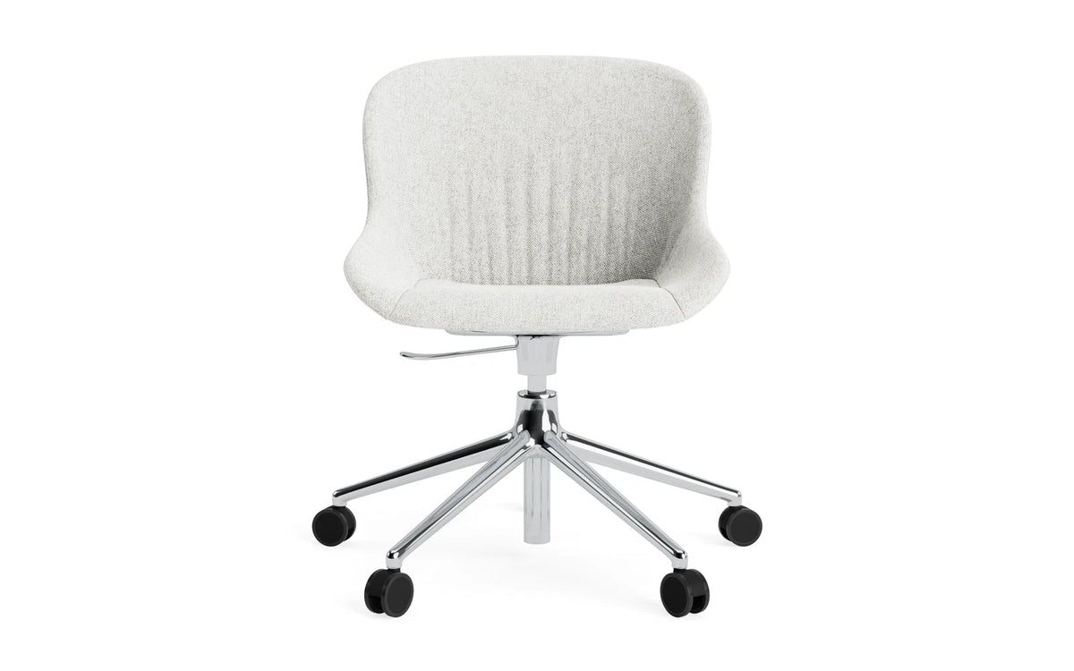 Hyg Comfort Drehstuhl mit 5 Rollen Gas Lift Polster Alu Hallingdal in Hallingdal 110 präsentiert im Onlineshop von KAQTU Design AG. Bürostuhl ist von Normann Copenhagen