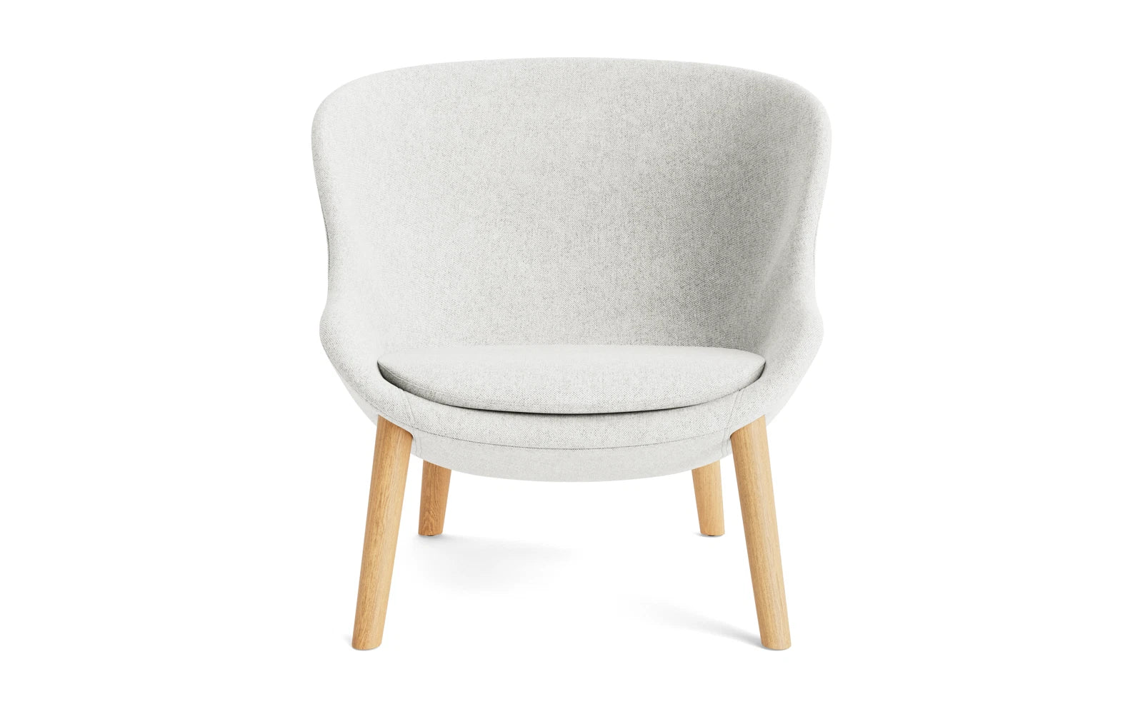 Genießen Sie skandinavische Gemütlichkeit mit dem Hyg Lounge-Sessel niedrig Eiche Hallingdal von Normann Copenhagen – ein stilvolles Design für Ihr Zuhause.