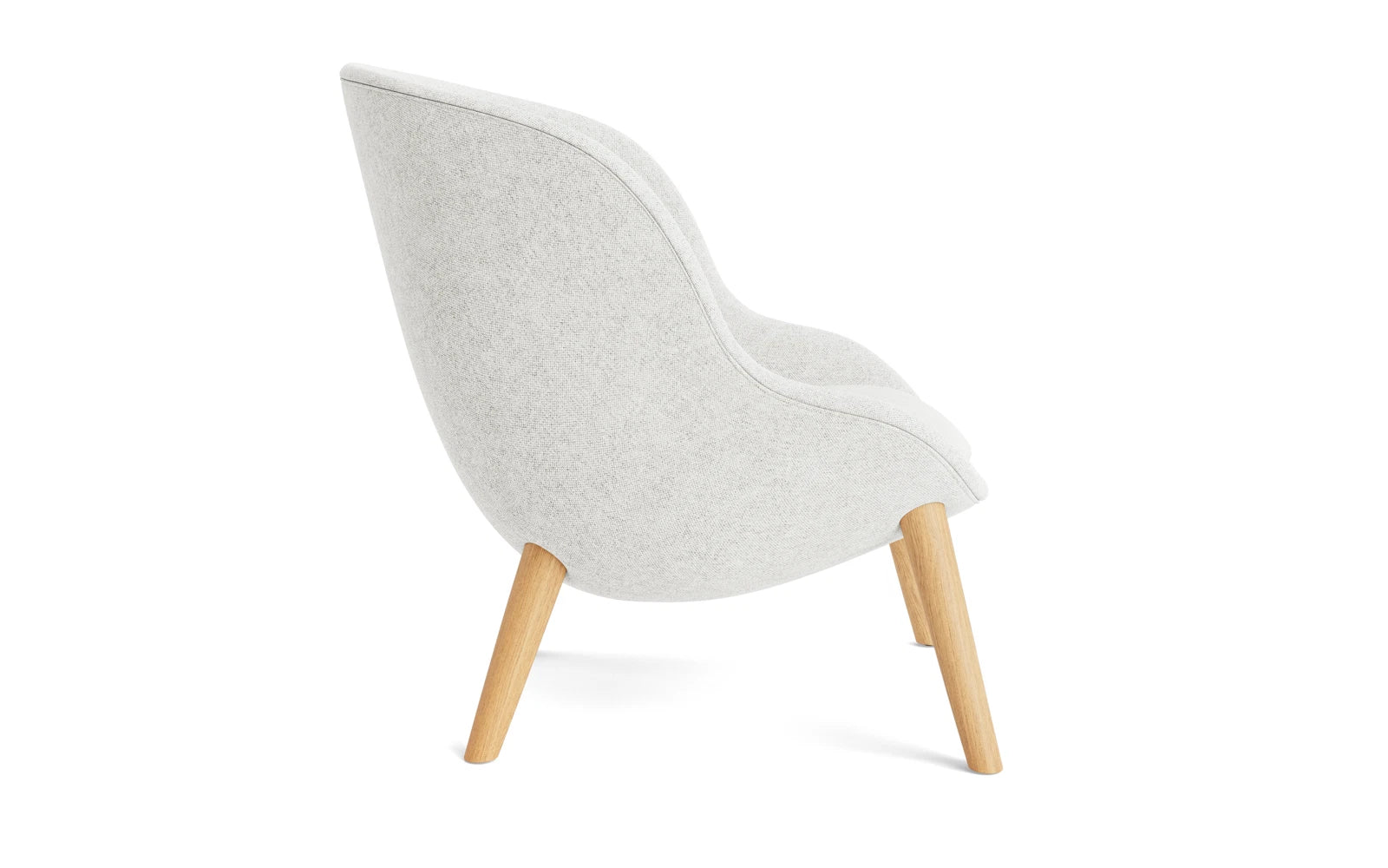 Entdecken Sie den Hyg Lounge-Sessel niedrig Eiche Hallingdal von Normann Copenhagen – skandinavische Eleganz und unvergleichlicher Komfort für Ihr Zuhause.