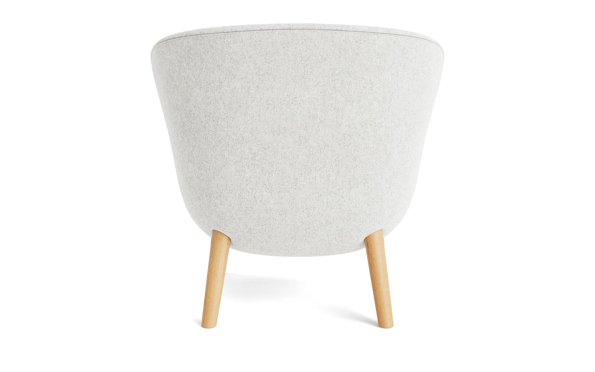 Hyg Lounge-Sessel niedrig Eiche Hallingdal in Hallingdal 110 präsentiert im Onlineshop von KAQTU Design AG. Sessel ist von Normann Copenhagen