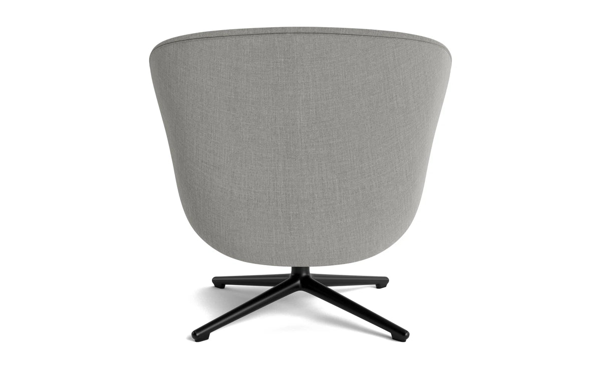 Hyg Lounge-Sessel niedrig mit Drehgestell, schwarzes Aluminium, Remix in Remix 133 präsentiert im Onlineshop von KAQTU Design AG. Drehsessel ist von Normann Copenhagen