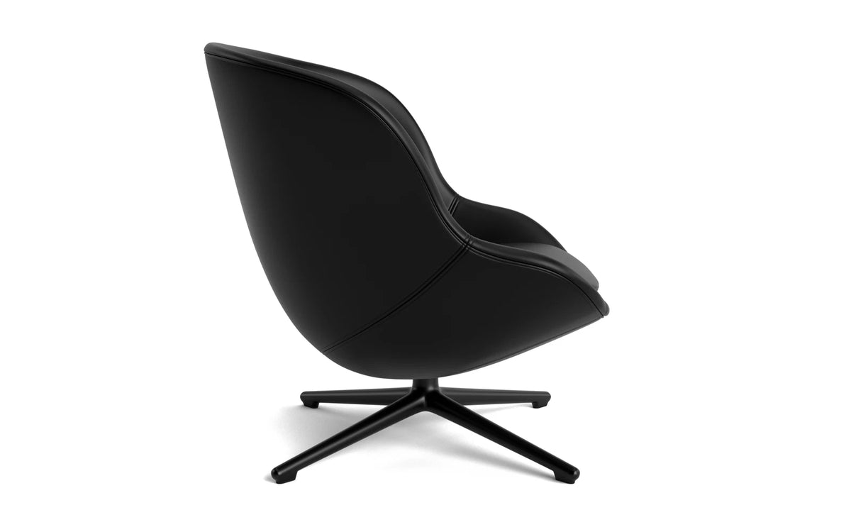 Hyg Lounge-Sessel mit Drehgestell schwarzes Aluminium Ultra Leder in Ultra 41599 präsentiert im Onlineshop von KAQTU Design AG. Drehsessel ist von Normann Copenhagen