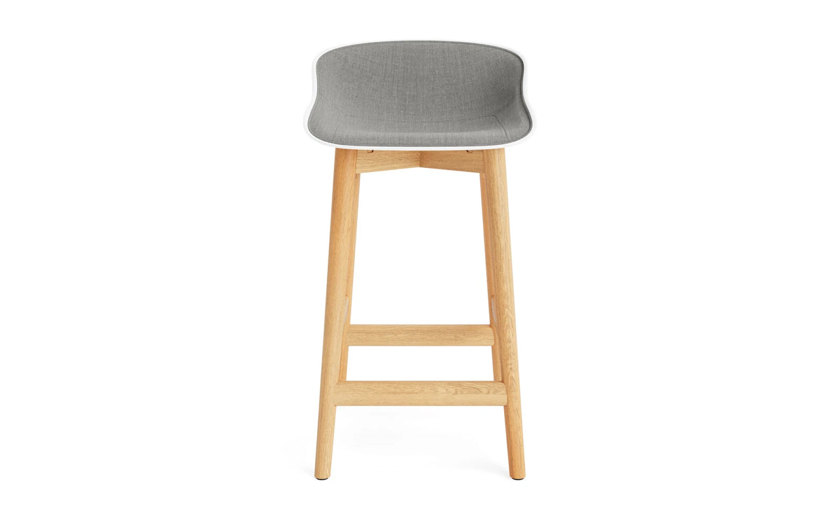 Hyg Barhocker 65 cm Polster Eiche Weiss/Remix in Remix 133 präsentiert im Onlineshop von KAQTU Design AG. Barstuhl ist von Normann Copenhagen