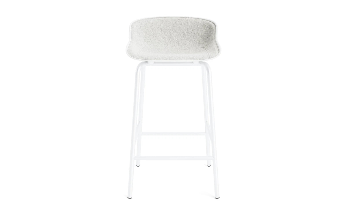 Hyg Barhocker 65 cm Frontpolster Weiss Stahl Weiss/Hallingdal in Hallingdal 110 präsentiert im Onlineshop von KAQTU Design AG. Barstuhl ist von Normann Copenhagen