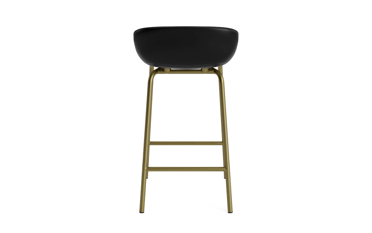 Hyg Barhocker 65 cm Vollpolster Olive Stahl Ultra in Ultra 41599 präsentiert im Onlineshop von KAQTU Design AG. Barstuhl ist von Normann Copenhagen