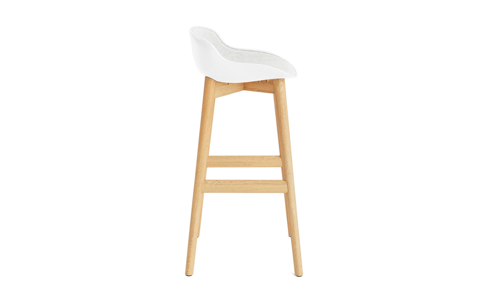 Entdecken Sie den Hyg Barhocker 75 cm von Normann Copenhagen – ein elegantes Design aus Eiche Weiß mit hochwertiger Hallingdal-Polsterung für höchsten Komfort.