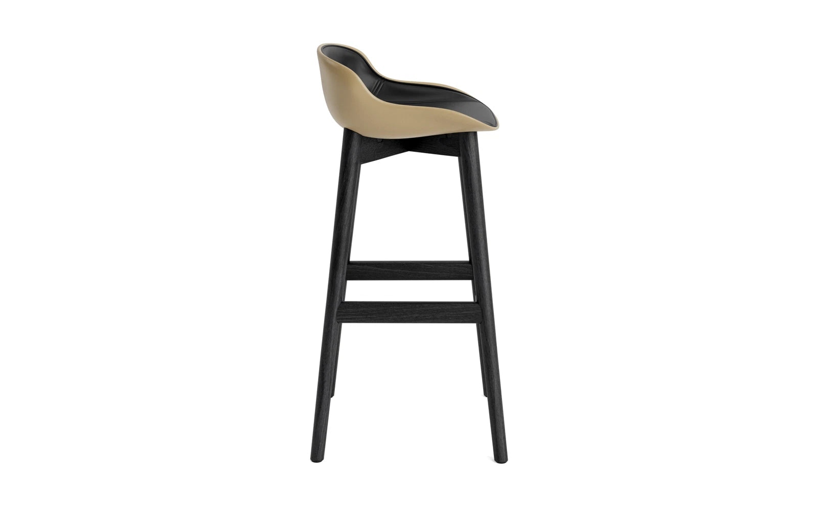 Entdecken Sie den Hyg Barhocker 75 cm von Normann Copenhagen – ein stilvoller Barhocker aus schwarzer Eiche mit gemütlicher Sand-Polsterung, ideal für Ihr Zuhause.