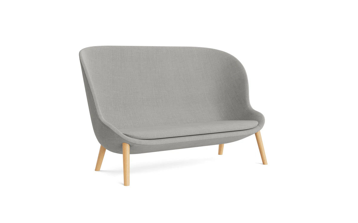 Hyg Sofa Eiche Remix in Remix 133 präsentiert im Onlineshop von KAQTU Design AG. 2er Sofa ist von Normann Copenhagen